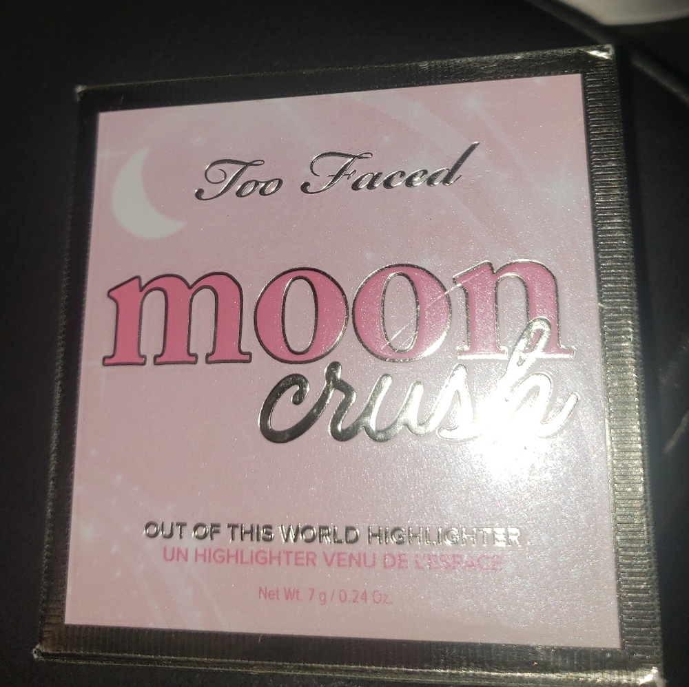 Too Faced Moon Crush Highlighter - Champagne Gold NIB